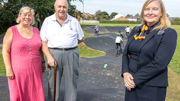 Media 2564 anne barry and jill willand bmx