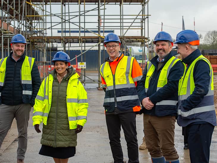 Media s51ju2b1 francis gardens mp visit